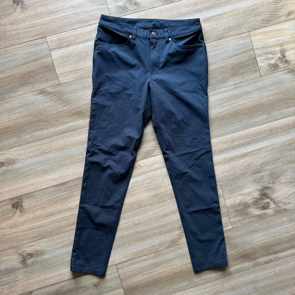 Lululemon ABC Men’s Pants Size 30 Waist Navy Blue - Picture 1 of 7